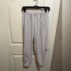 Aritzia Babaton Light Gray Elastic-Waist Joggers
